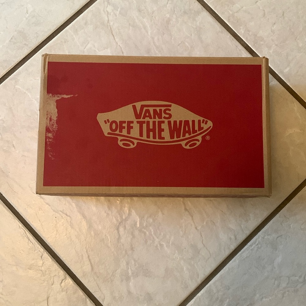 NWT Vans Sk8-HI sunflower design.